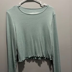 Long sleeve crop shirt